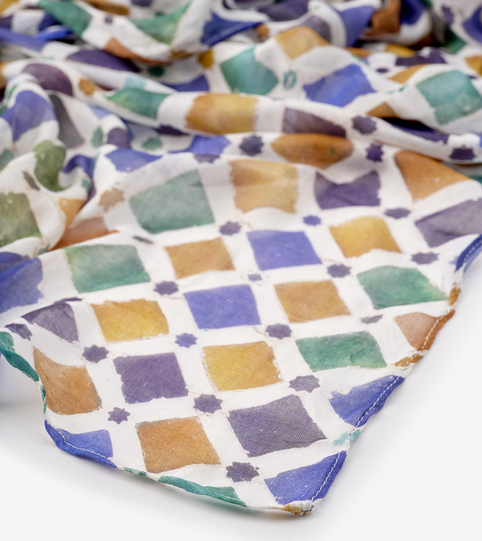 FOULARD  — CUADRADOS — ALICATADOS
