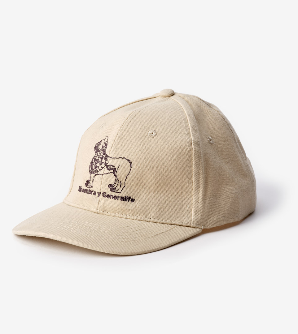 GORRA BEIGE — PATIO DE LOS LEONES