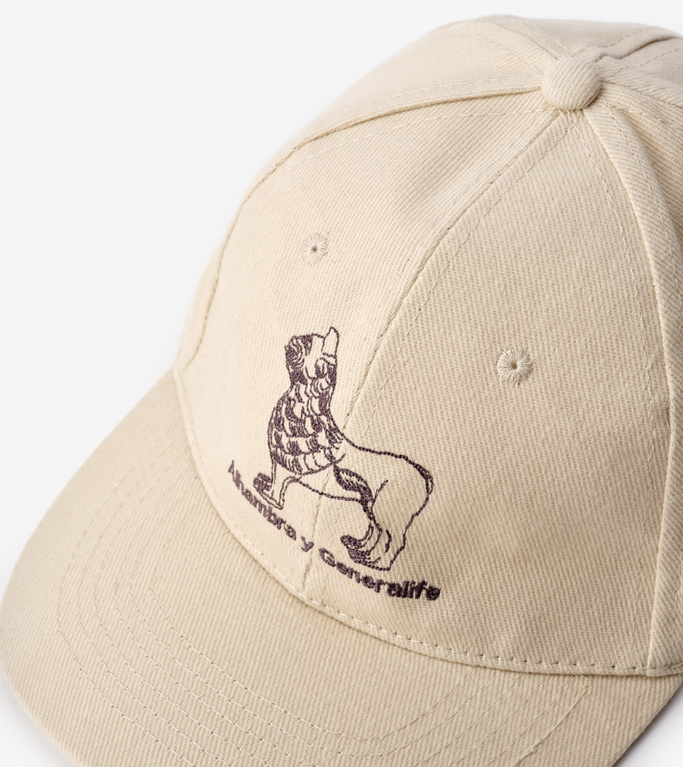 GORRA BEIGE — PATIO DE LOS LEONES